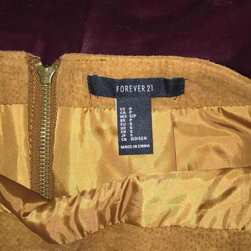 Mini Skirt - Picture 2 of 3